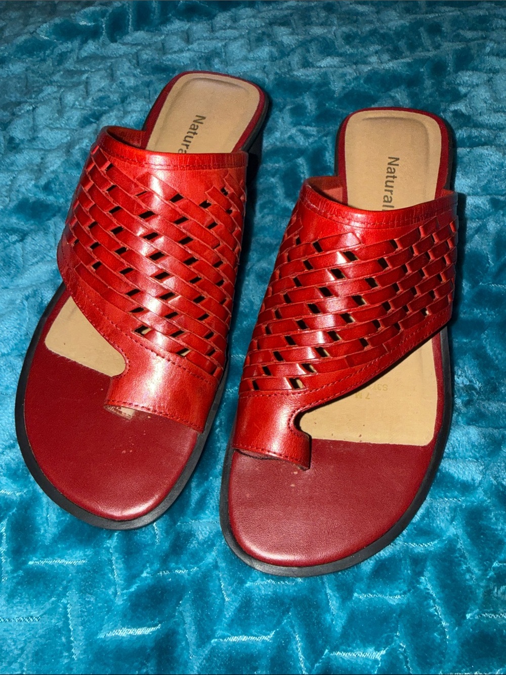 Naturalizer Burgundy Woven Toe-Loop Block Heel Sandal - 7